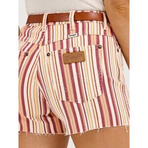 NWT Wrangler High Rise Retro Cowboy Denim Shorts Size 31